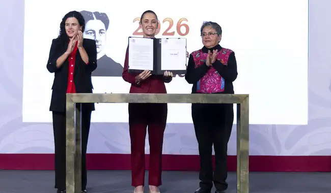 Presidenta Claudia Sheinbaum firma decreto para fortalecer la transparencia en el Gobierno de México